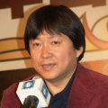 前不久，王冠逸首次跨界执导的短片《ESKY》获得了维也纳国际电影奖最佳导演奖，以及好莱坞最佳独立电影节最佳新晋导演奖，为他的演艺道路增添了新的一抹亮色。